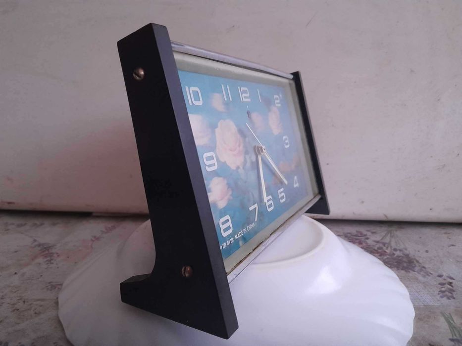 Ceas desteptator de semineu-mecanic ,cu cadran 3D China