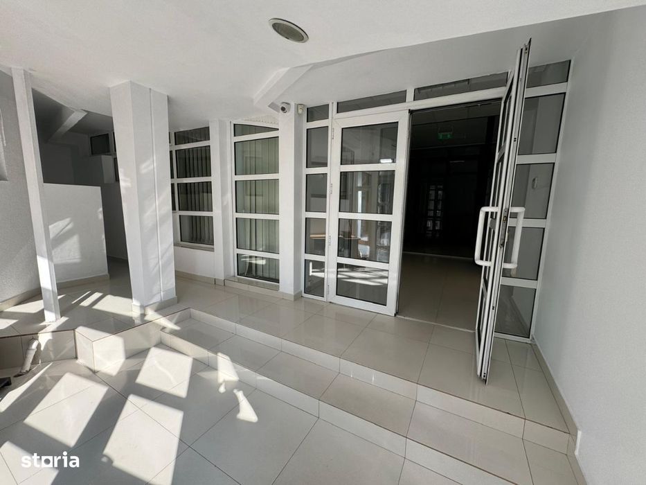 Spati comercial 180 mp Obcini Intrare langa Profi