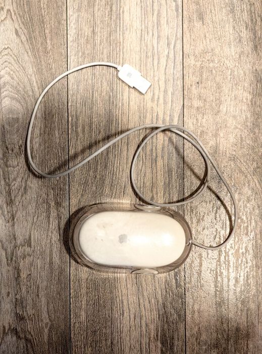 Mouse Apple Pro model M5769 retro de colecție