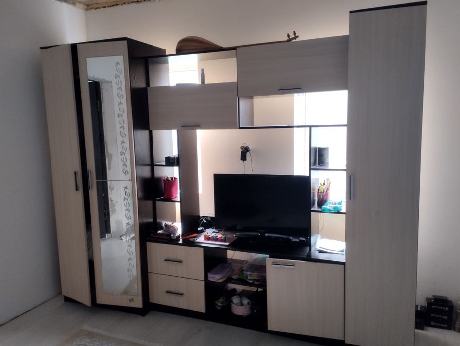 Продам горку для гостиной