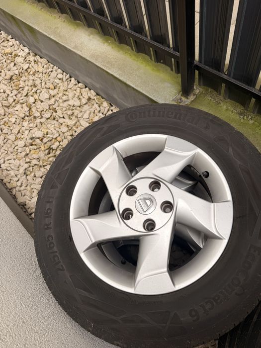 Roti dacia duster 215/65/16 vara in stare impecabila