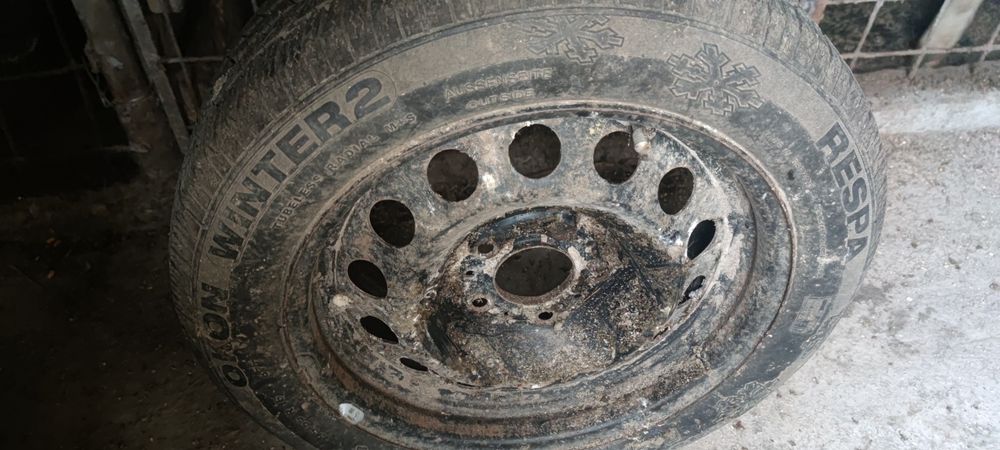 4 buc Jante tablă cu cauciucuri iarna noi 195/55 R16