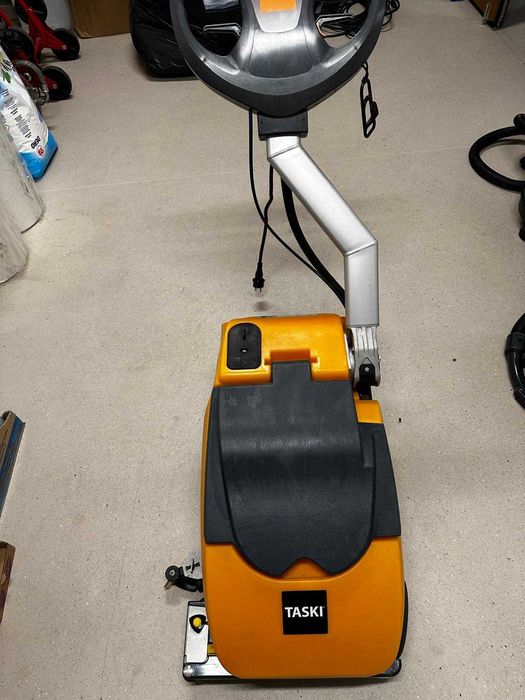 Taski swingo 350 E - masina profesionala pentru curatat perdoseli
