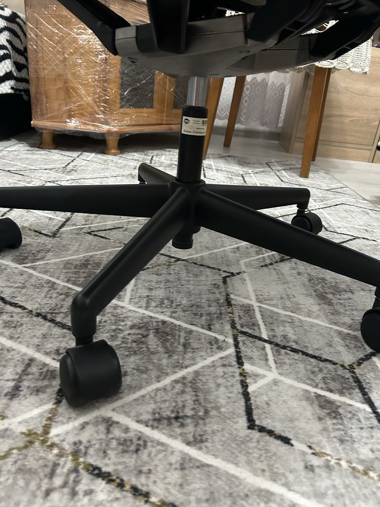 Офис стол VITRA неизползван