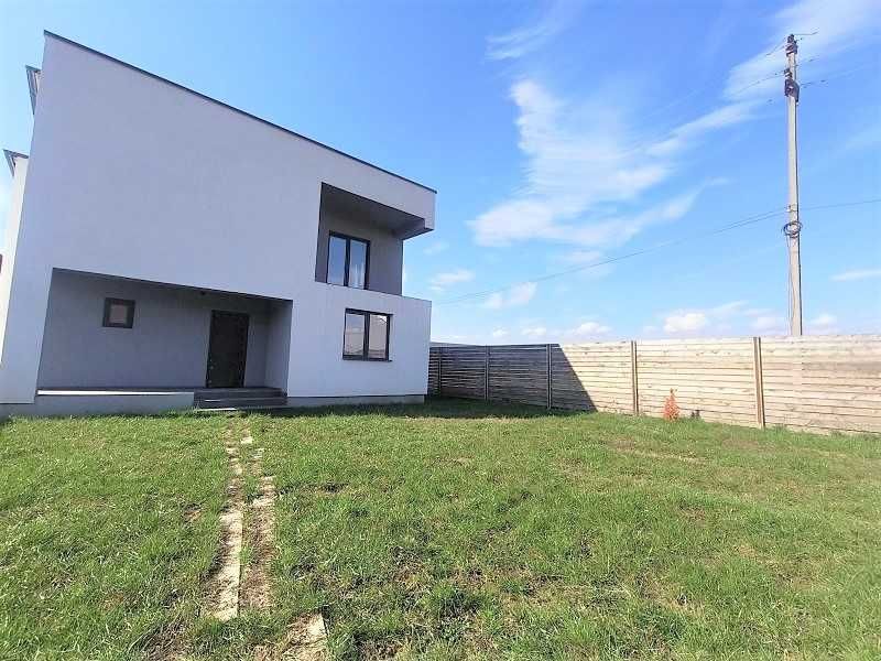 Ocazie  Casă spațioasă și modernă într-o zonă liniștită!