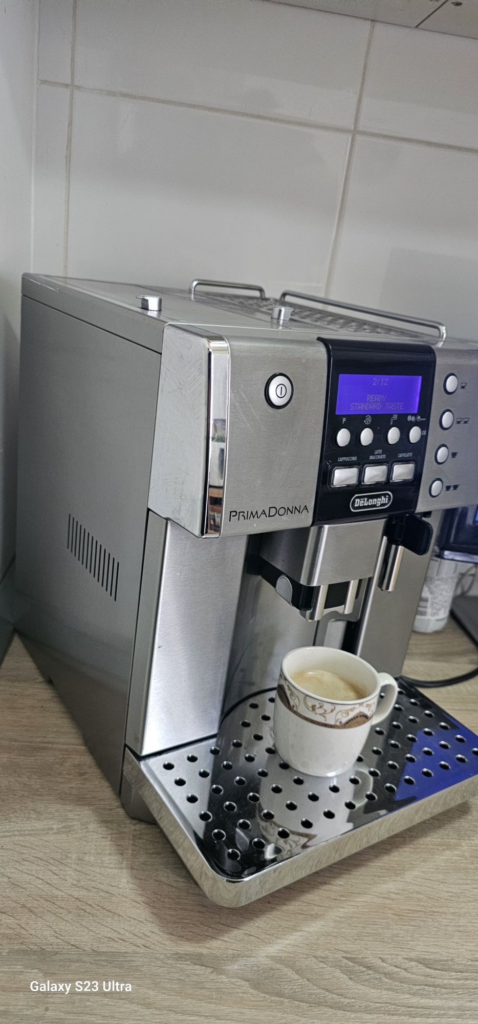 Delonghi primadonna + cana lapte