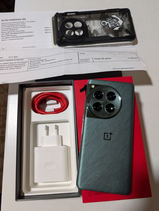 Vând OnePlus 12 Emerald Green 512 GB cu 16 GB RAM