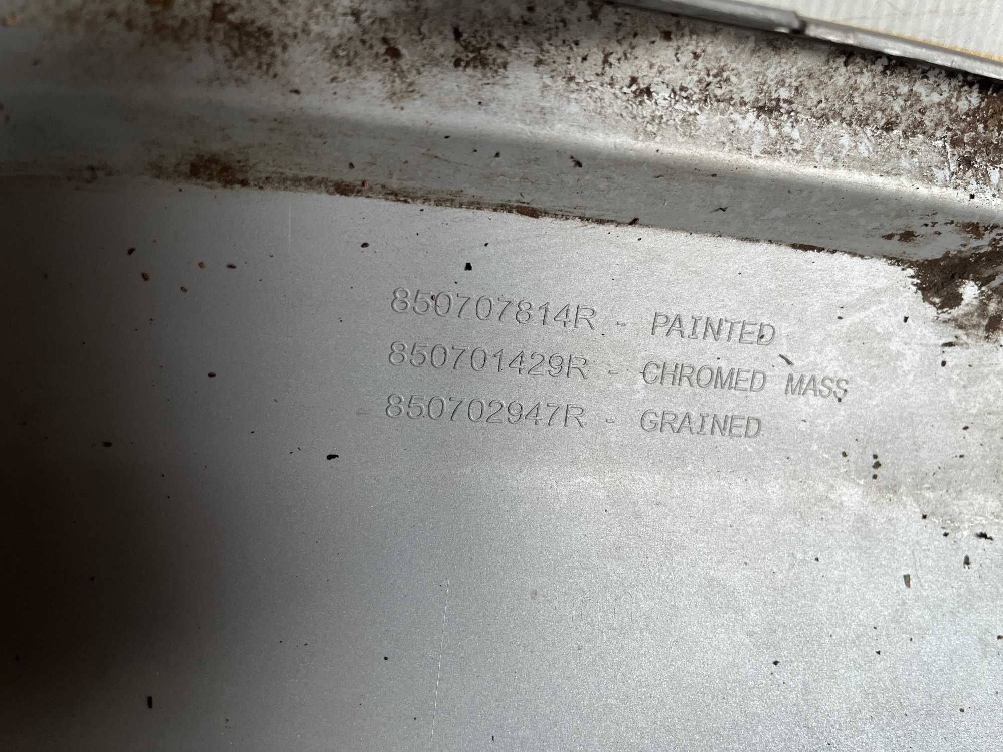 Spoiler inferior bara spate cu senzori Renault Captur 2 cod 850707814R
