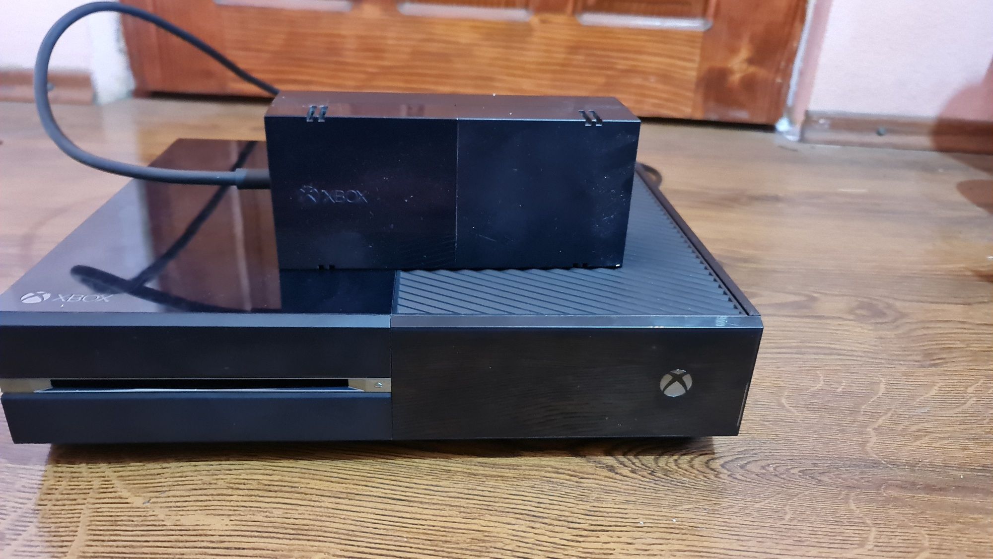 Vând xbox one 500 gb