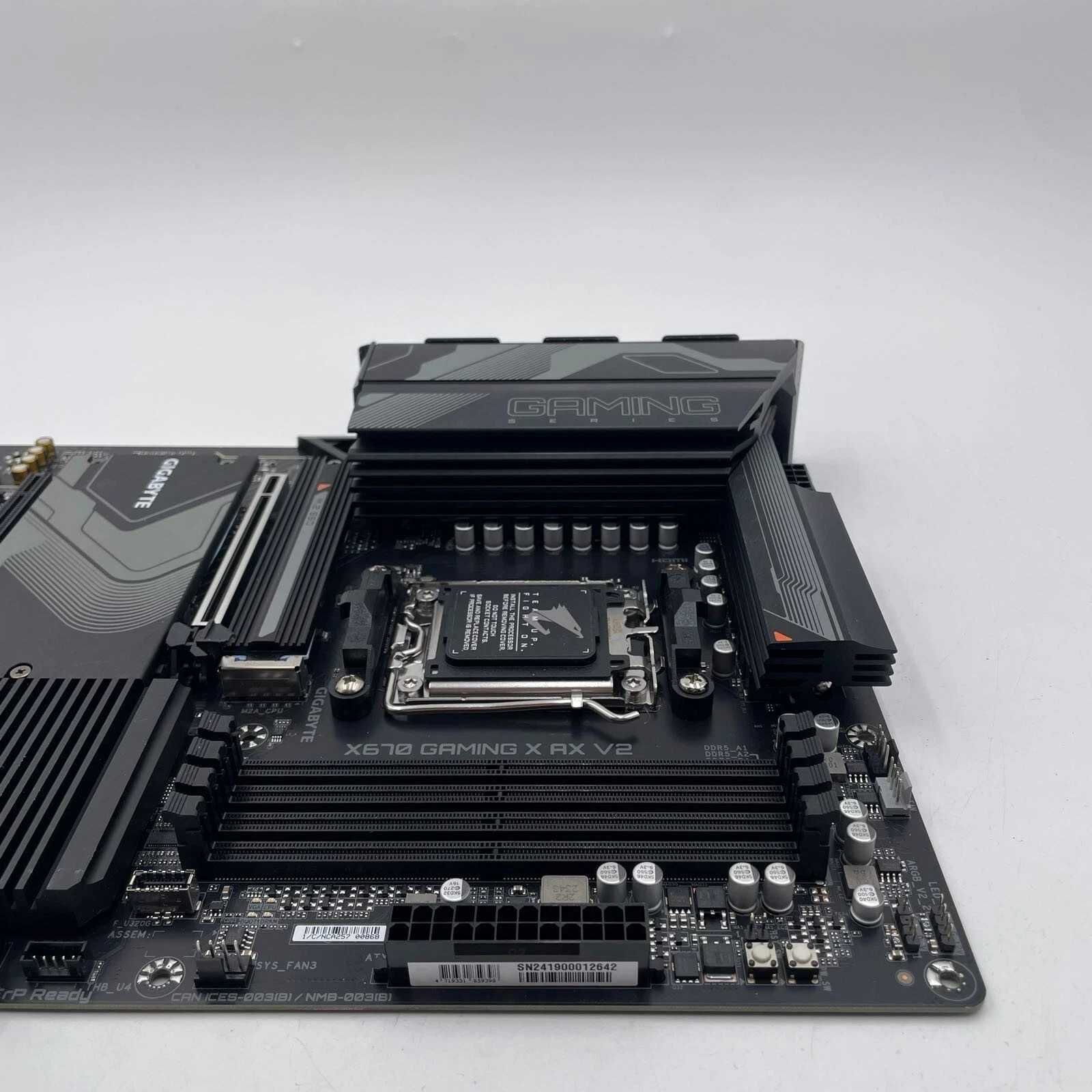 GIGABYTE X670 Gaming X AX V2 + НОВ  RYZEN 9 7900X3D 12-Core (5.6 GHz )