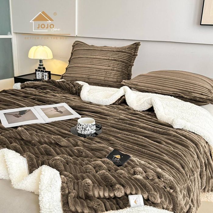 Set patura cu blana + 2 fete de perna