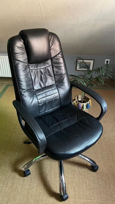 Oferta! Vand birou cu scaun de birou
