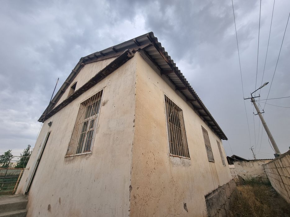 Срочно ховли сотилади