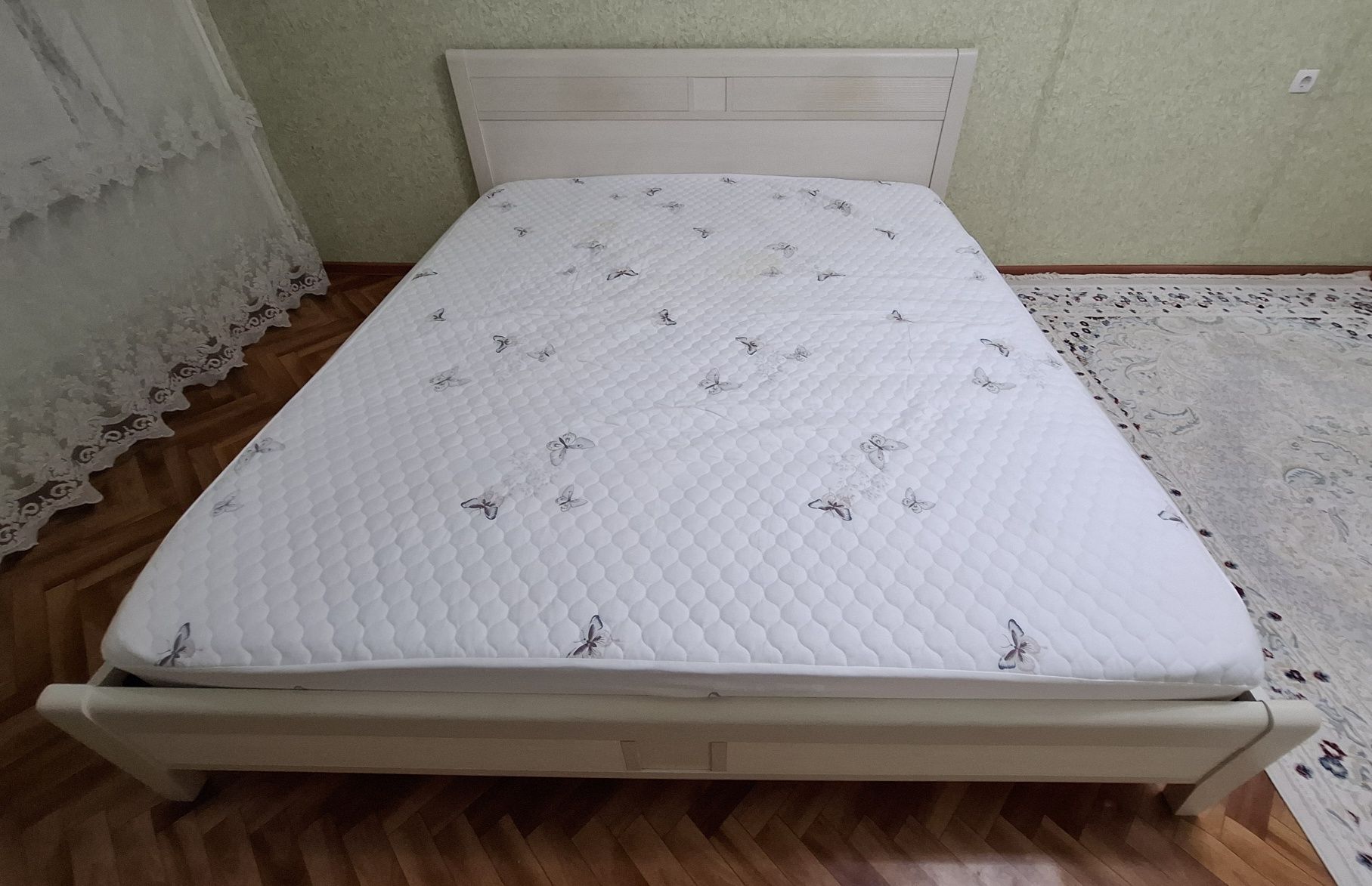 Продаётся двухспальная кровать