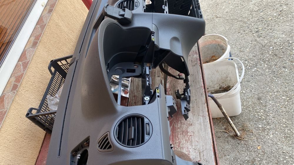 Plansa bord vw caddy 2008