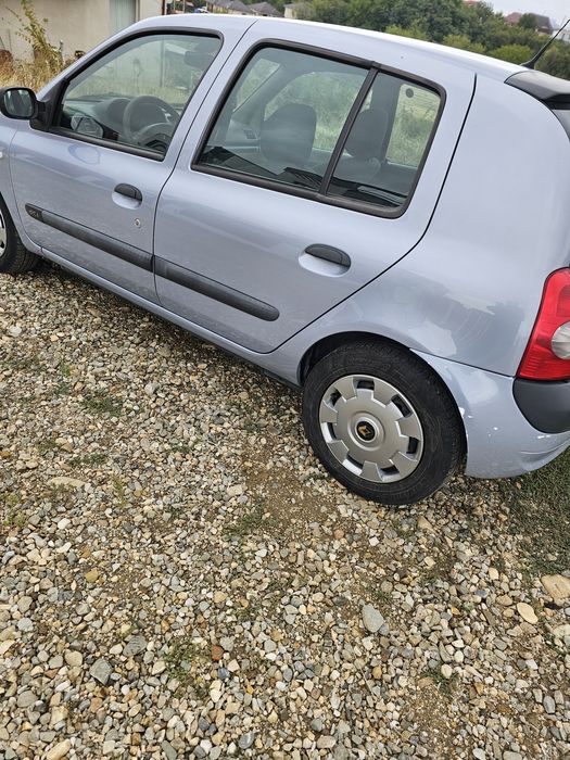 Auto Renault clio