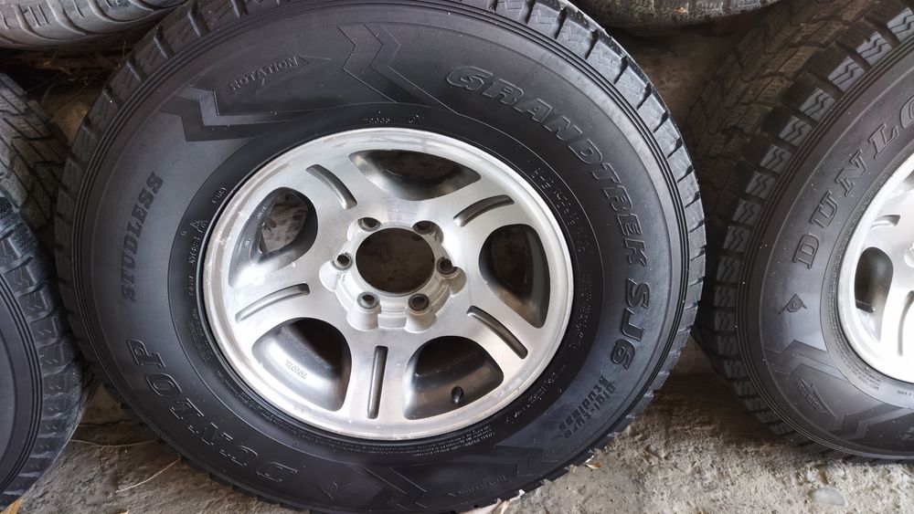 Продам зимние резину ДУНЛОП лепучку