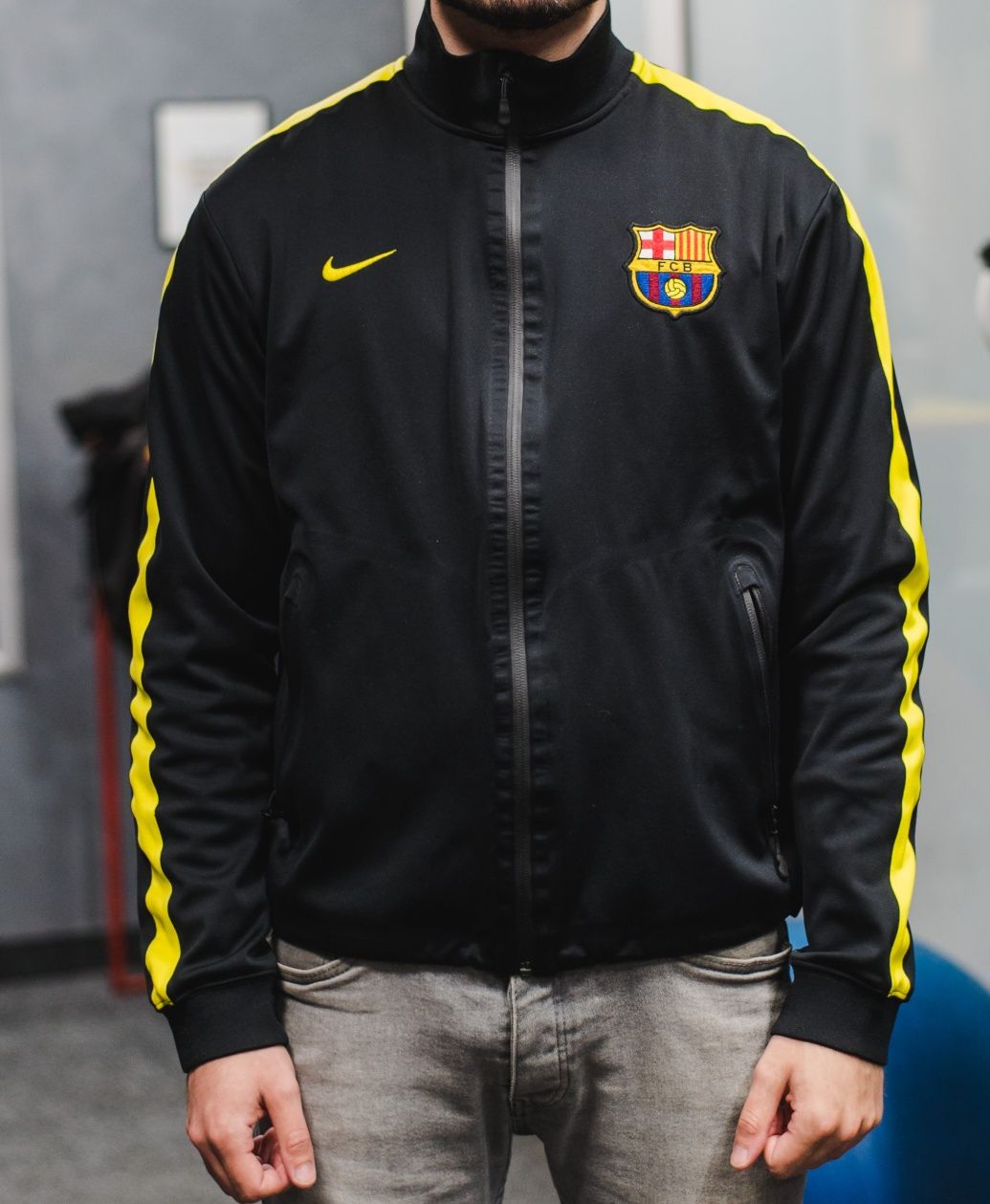 Nike tech pack  Barcelona  S  размер горнище