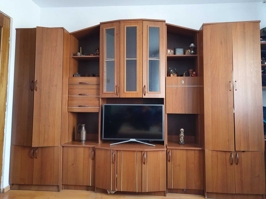 Vand mobila de dormitor