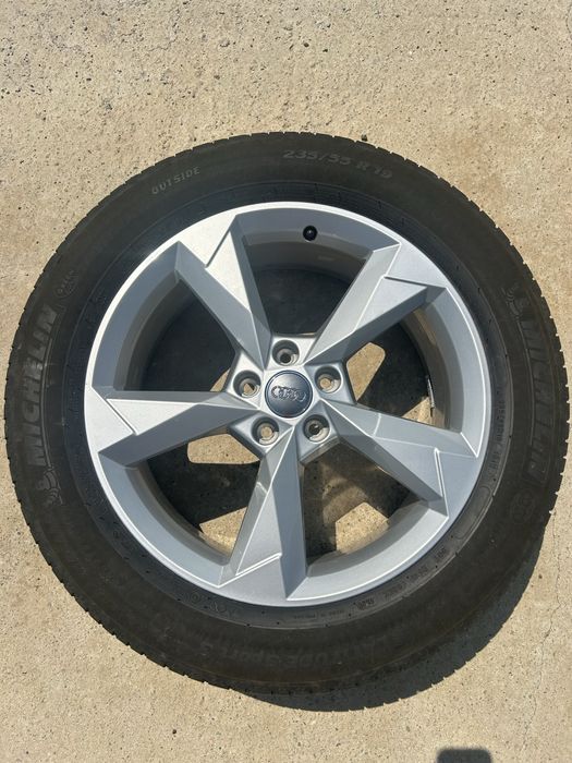 Jante OM Audi Q3 anvelope de vara Michelin Latitude Sport 3 235/55R19