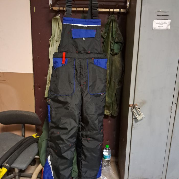 Работни дрехи нови