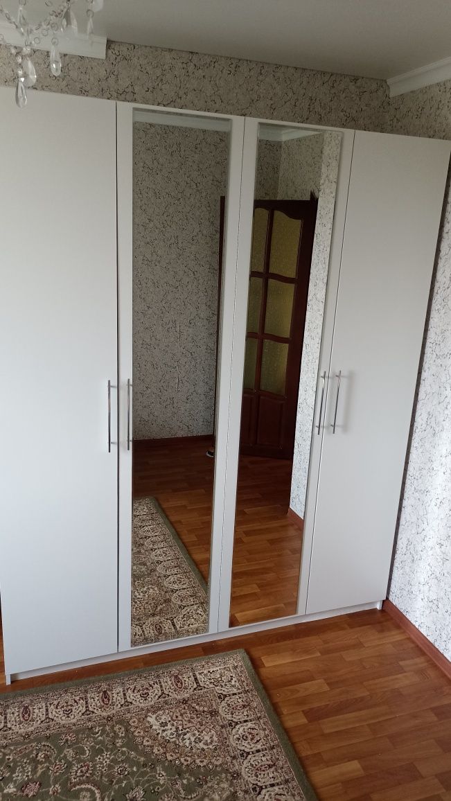 Шкаф для одежды 4х дверные, почти новый