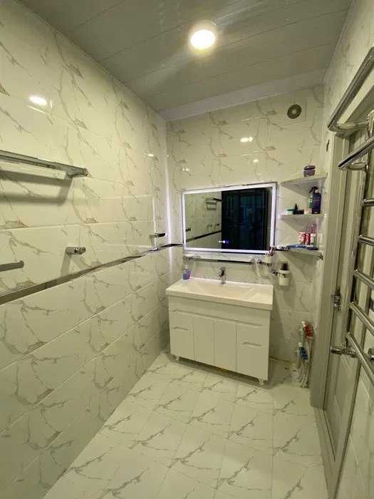 Продается 3х команатная квартира, Район Янги Хаёт 5 а, метро, 0837.