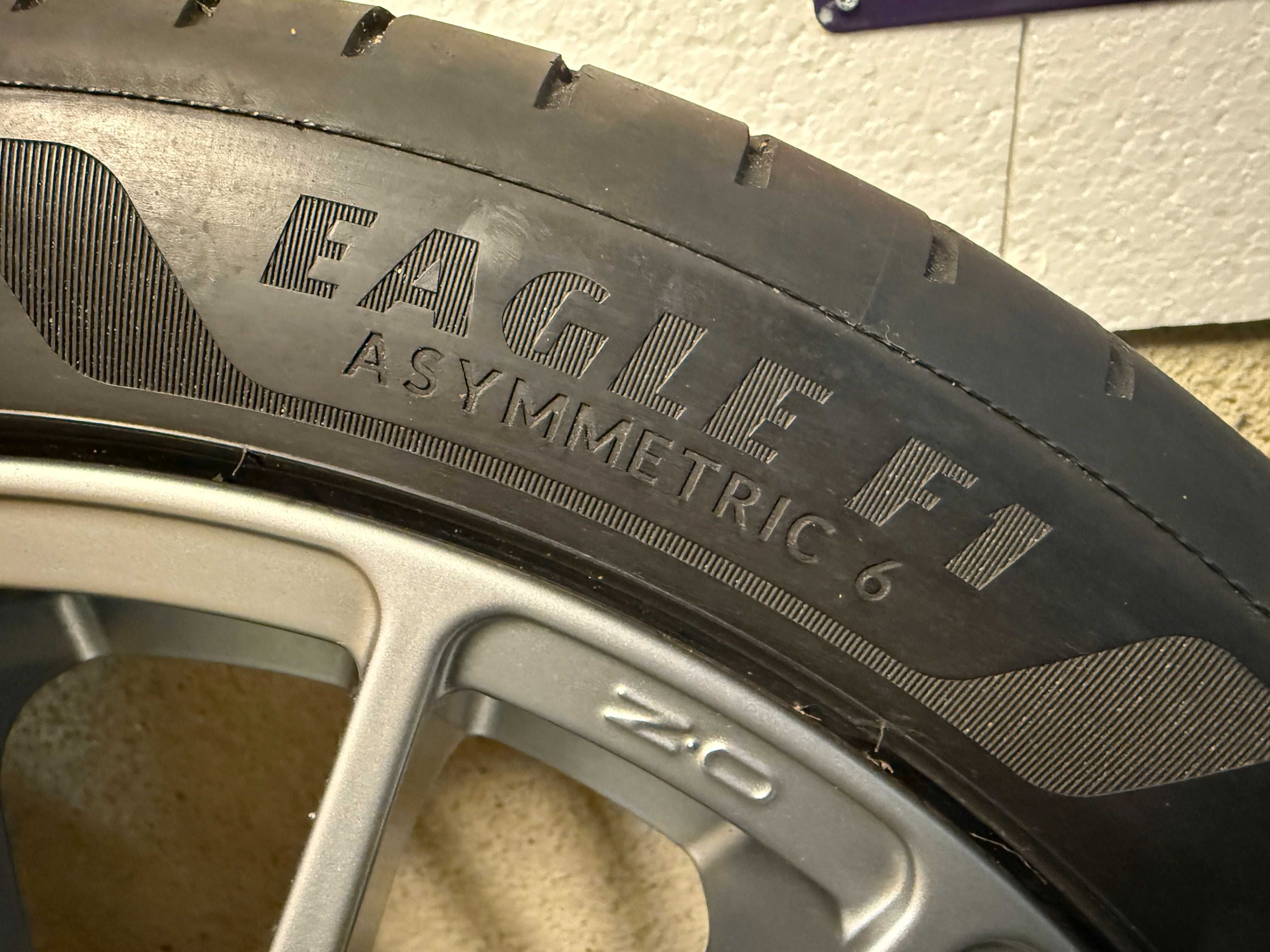 Джанти с гуми OZ Supertursmo GT 17'' 114,3 7J, ET40, GoodYearF1 ASY6,