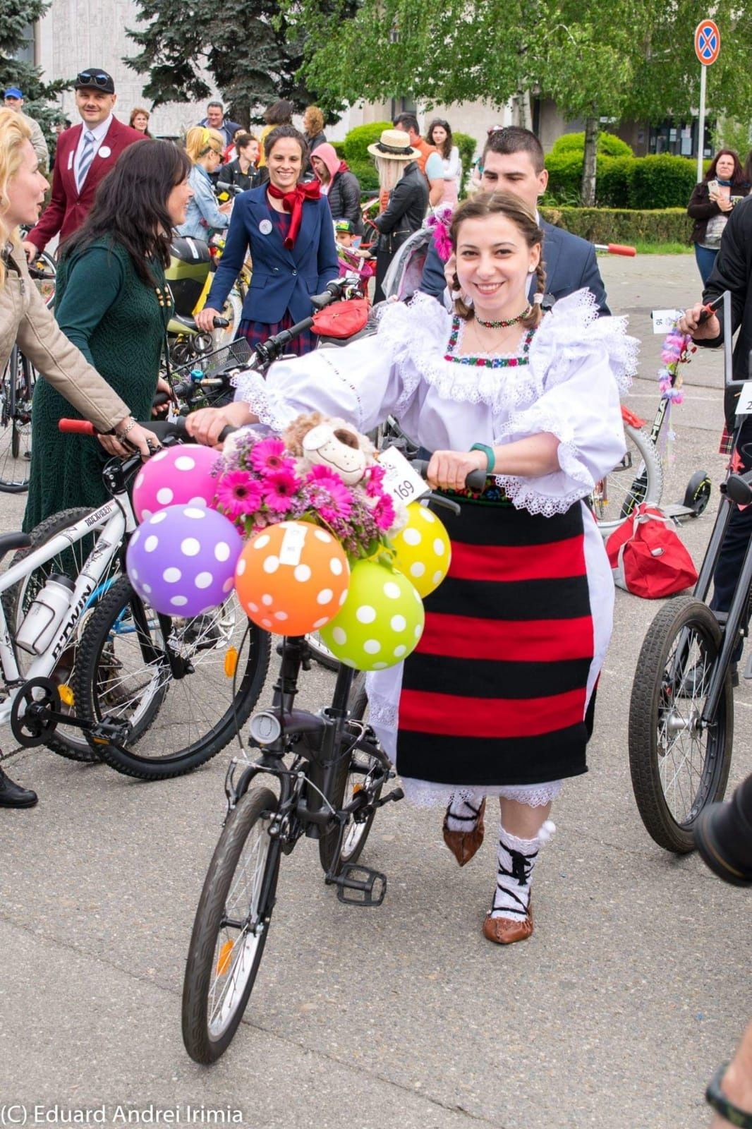 Costum popular pentru femei de Maramures cu Zadiii/catrinte