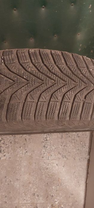 Зимни гуми +джанти  15/196/65,Верщайн  с джанти  5 болта.за Опел