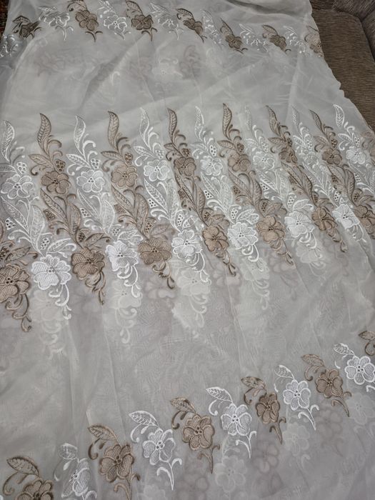 Тюль, почти новая,  5 метров в отличном состояний. Очень красивые узор