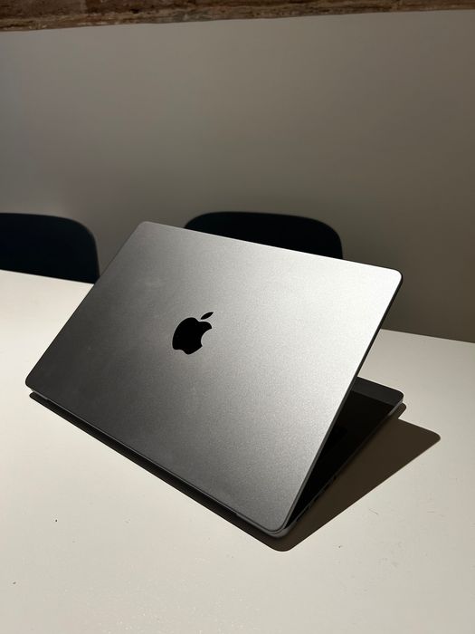 MacBook Pro 14 inch 2021