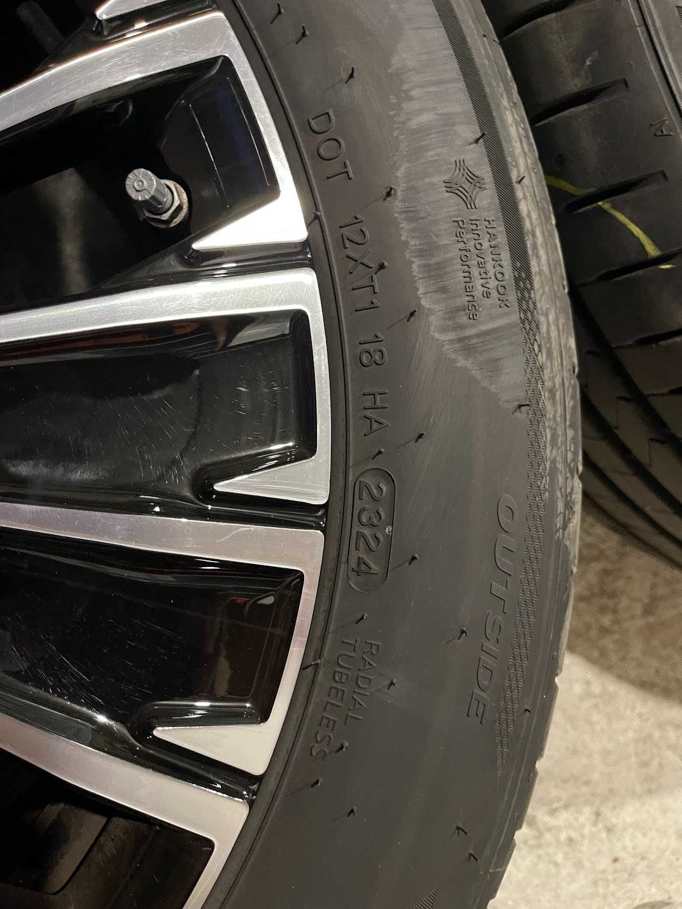 4 Броя Kumho Ventus Prime4 Sealguard, 215/55/17, DOT 2324