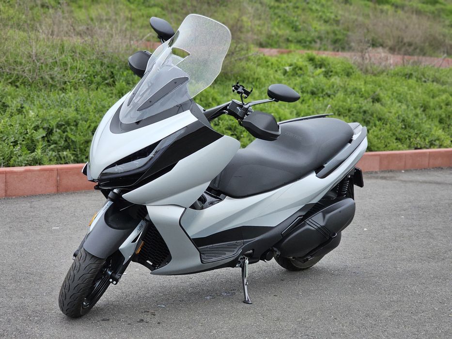 Maxi Scuter Zontes 350E - în garanție