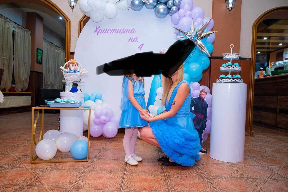 Продавам рокли дамска хс и децка рокля за 4 годишно момиченце