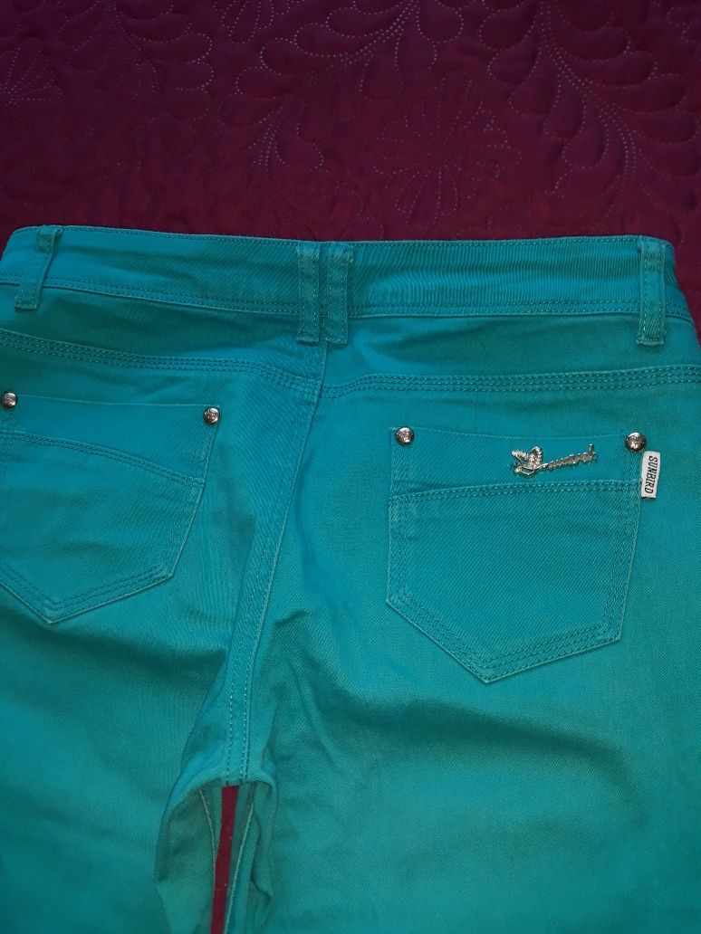 Дамски летен панталон, еластичен, цвят елуктрикаво зелен