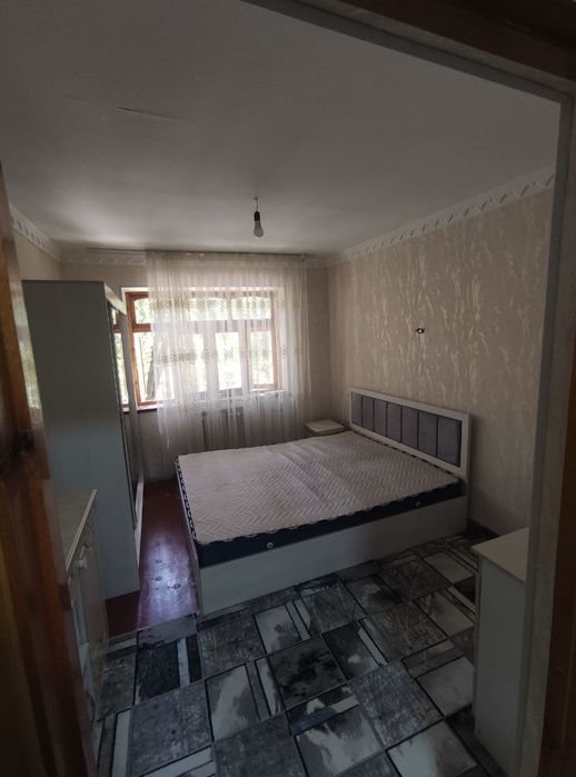 Chilonzor 4kvartalda 2 ta uy sotiladi srochna 4 etaj