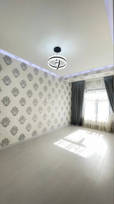 Dinamo bozorcha tomonda 2 xonalik uy sotiladi