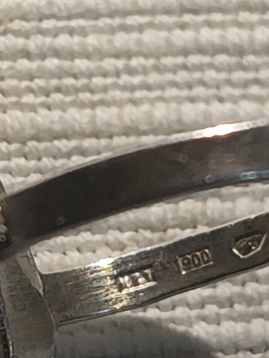 Vând 2 inele de argint cu pietre pretioase