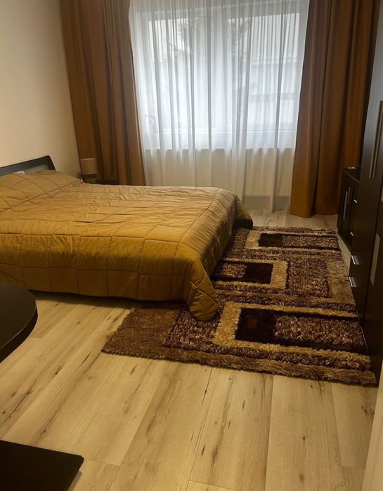 Inchiriez apartament in strand