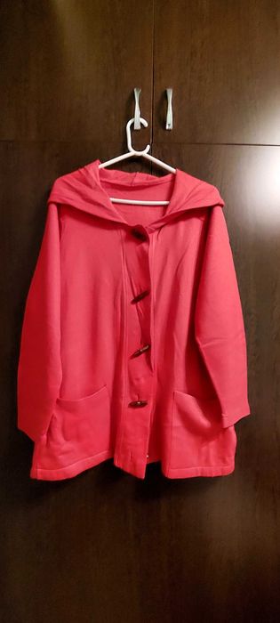 Vând 4 piese vestimentare toate la 110 lei