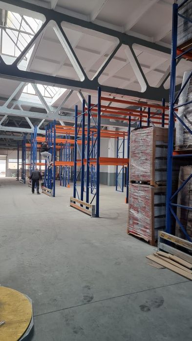 Rafturi metalice industriale pentru hale/depozite