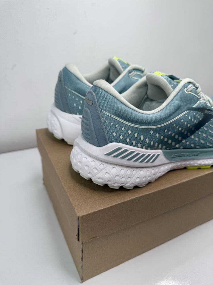 Brooks Adrenaline  (41) , 26.5см. Маратонки за Бягане