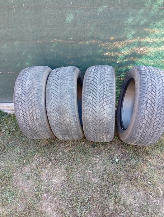 Гуми 17" 235/55 NOKIAN DOT 2020