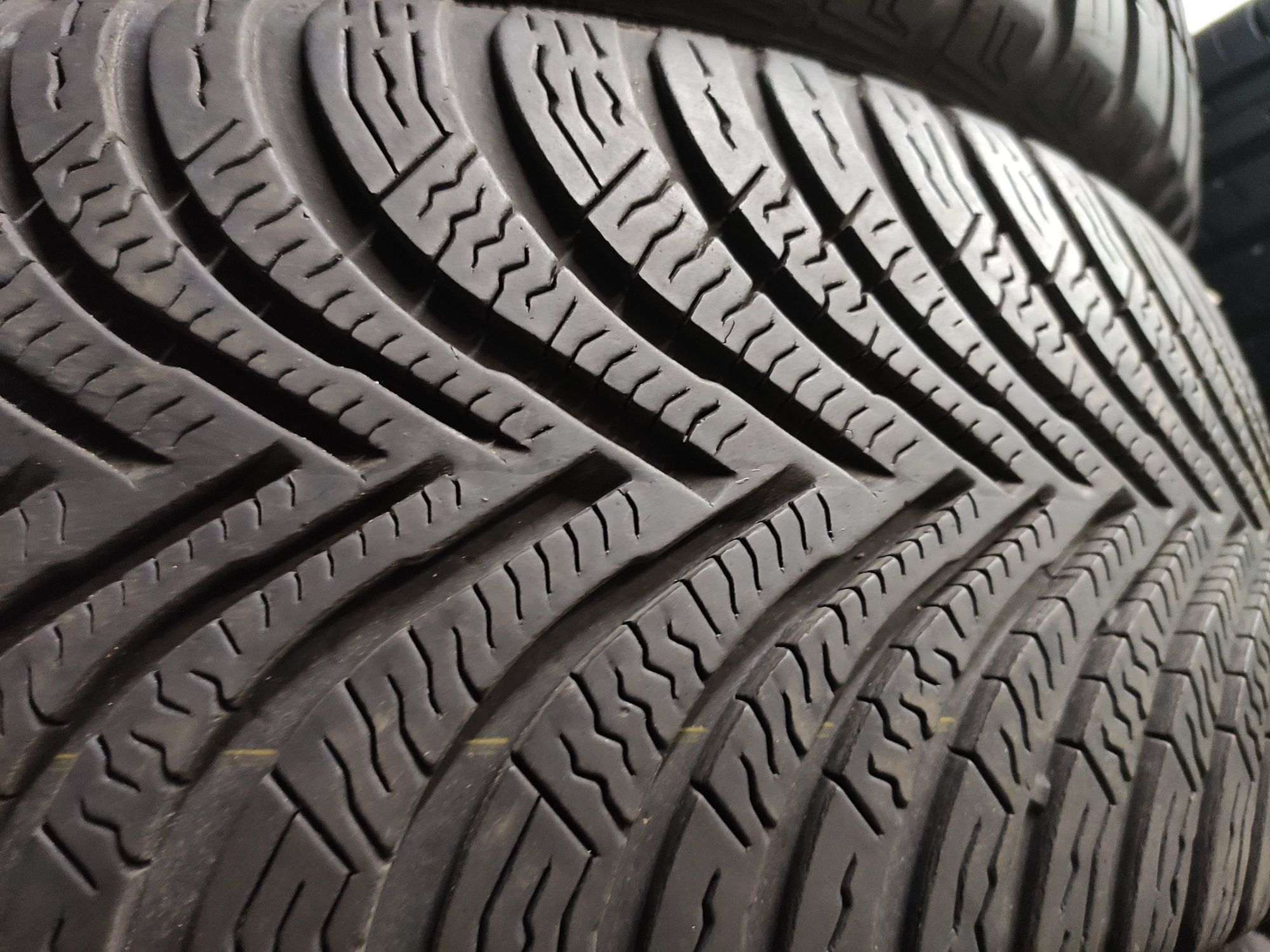 Гуми 205 60 16 - Michelin