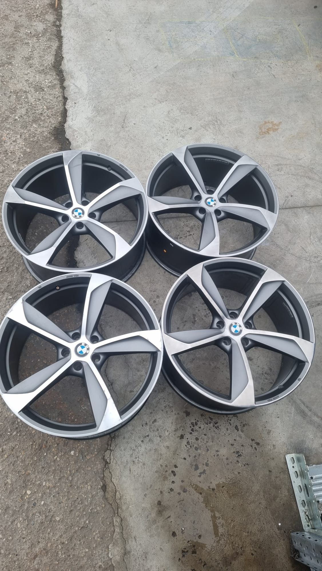 Jante R 22 Bmw, X5, X6, 5x120, Vw T6