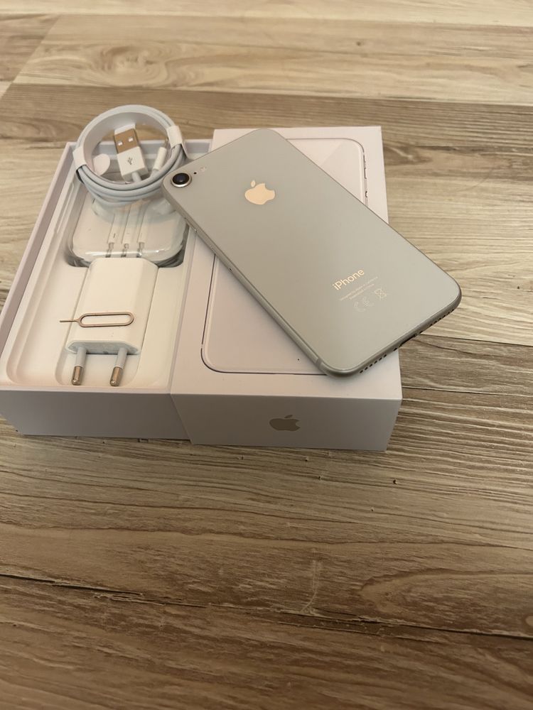 Iphone 8 64gb Перфектен