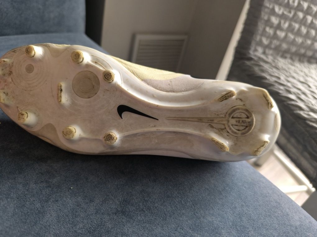 Футболни обувки-бутонки ,,Nike Tiempo,,