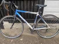 Vǎnd urmǎtoarele biciclete!