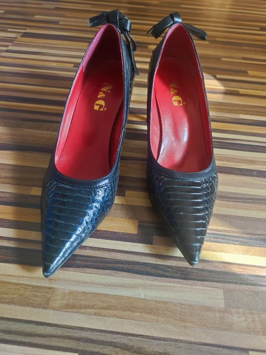 Дамски кожени обувки